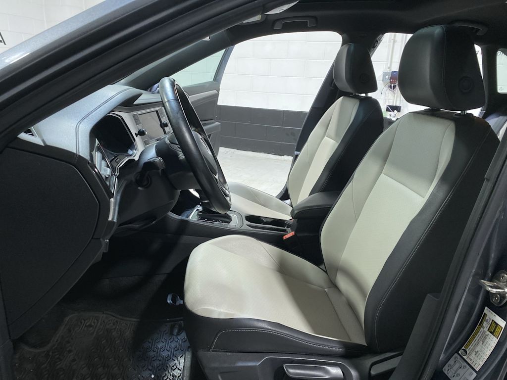 Thumbnail: 2019 Volkswagen Jetta - 12