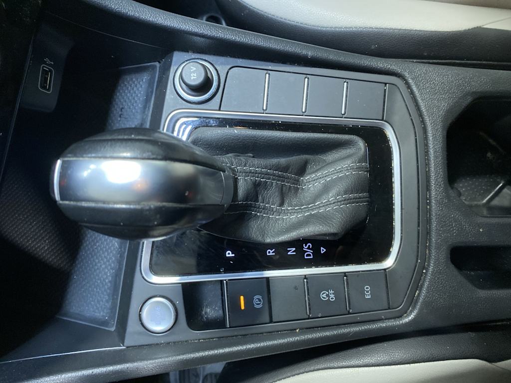 Thumbnail: 2019 Volkswagen Jetta - 15