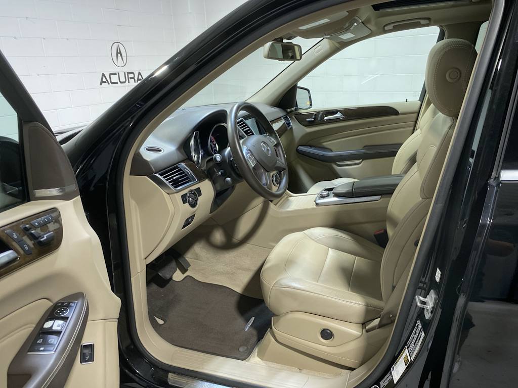 Thumbnail: 2015 Mercedes-Benz M-Class - 11