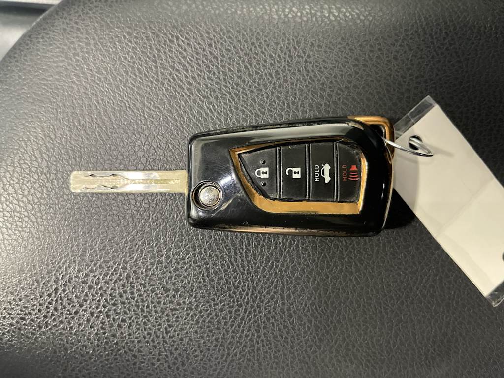 Thumbnail: 2020 Toyota Camry - 20