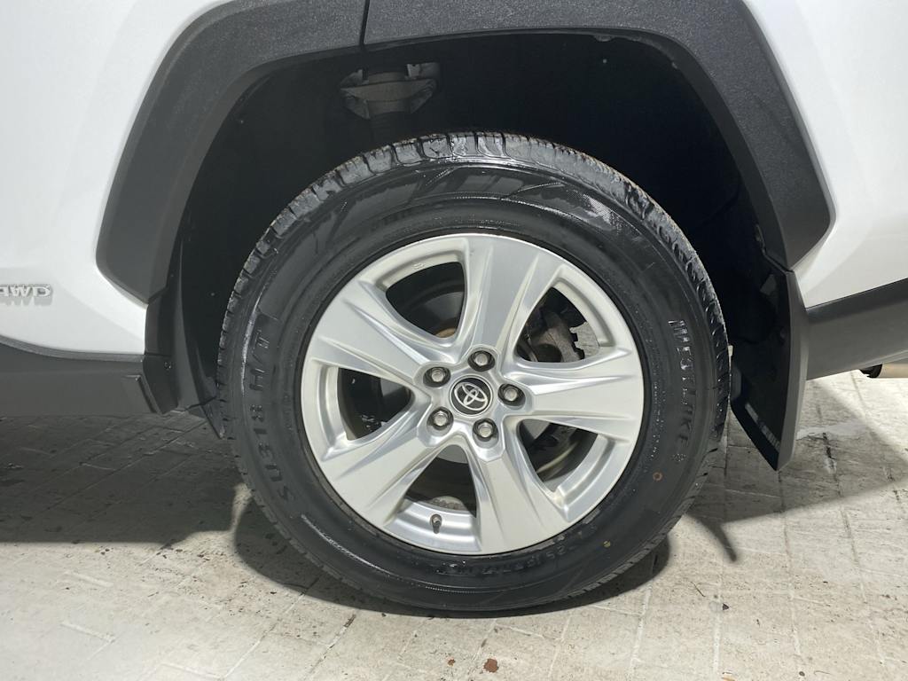 Thumbnail: 2021 Toyota RAV4 - 8