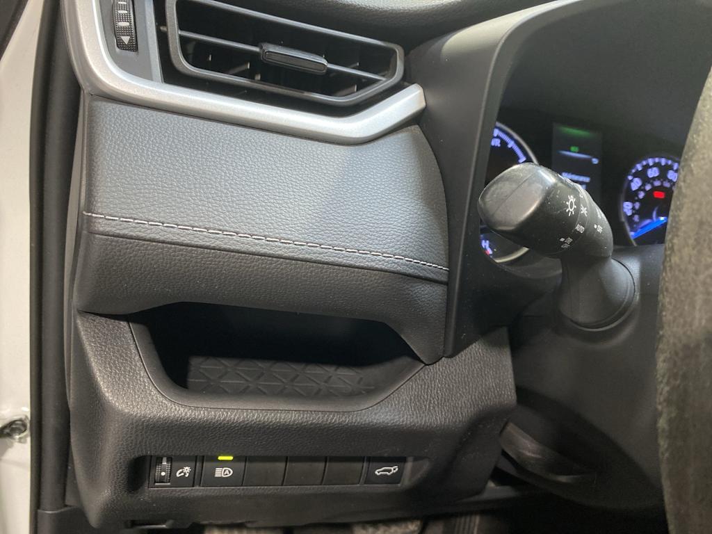 Thumbnail: 2021 Toyota RAV4 - 24