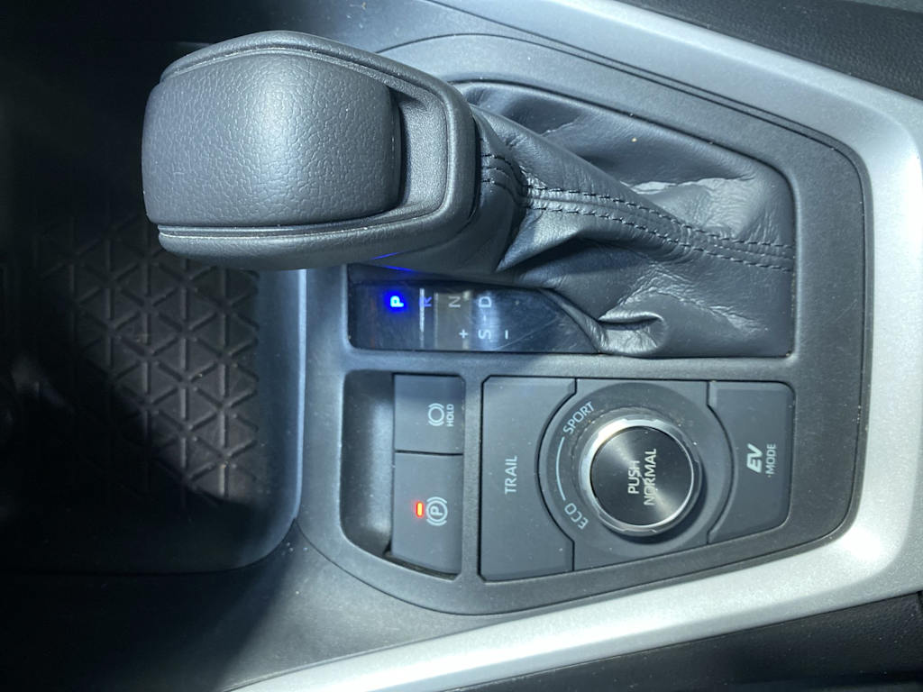 Thumbnail: 2021 Toyota RAV4 - 21