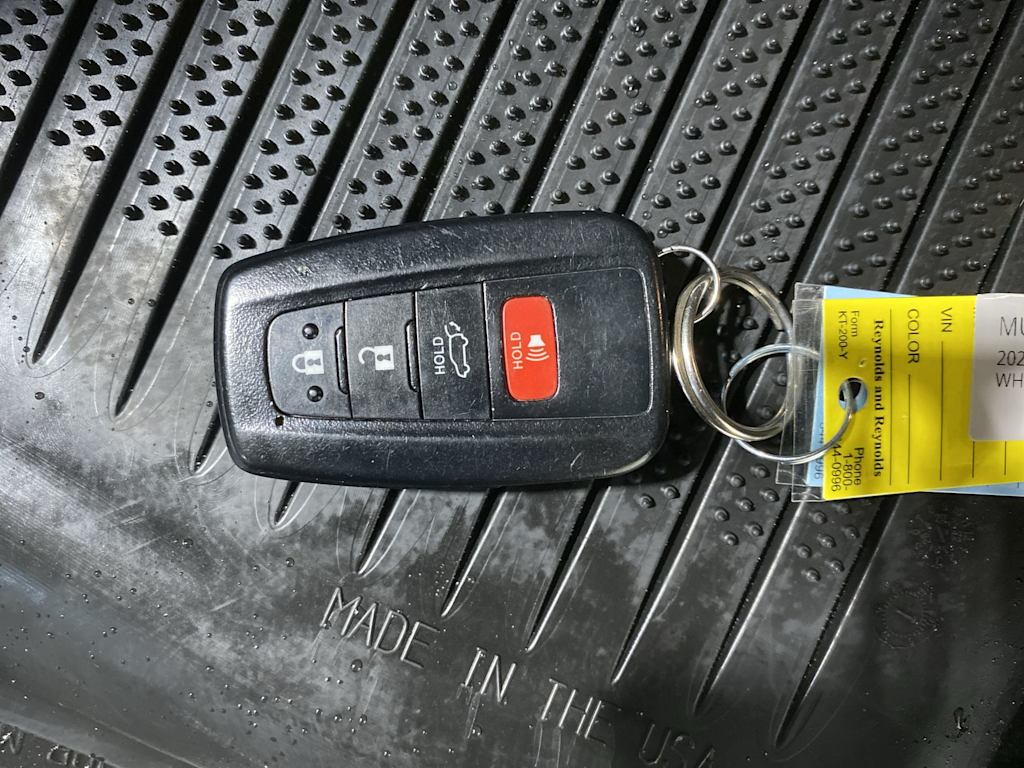 Thumbnail: 2021 Toyota RAV4 - 17