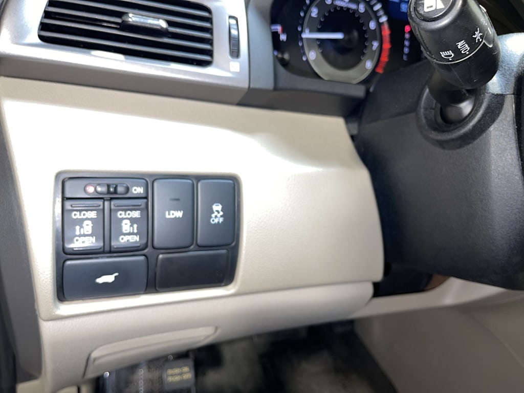 Thumbnail: 2015 Honda Odyssey - 24