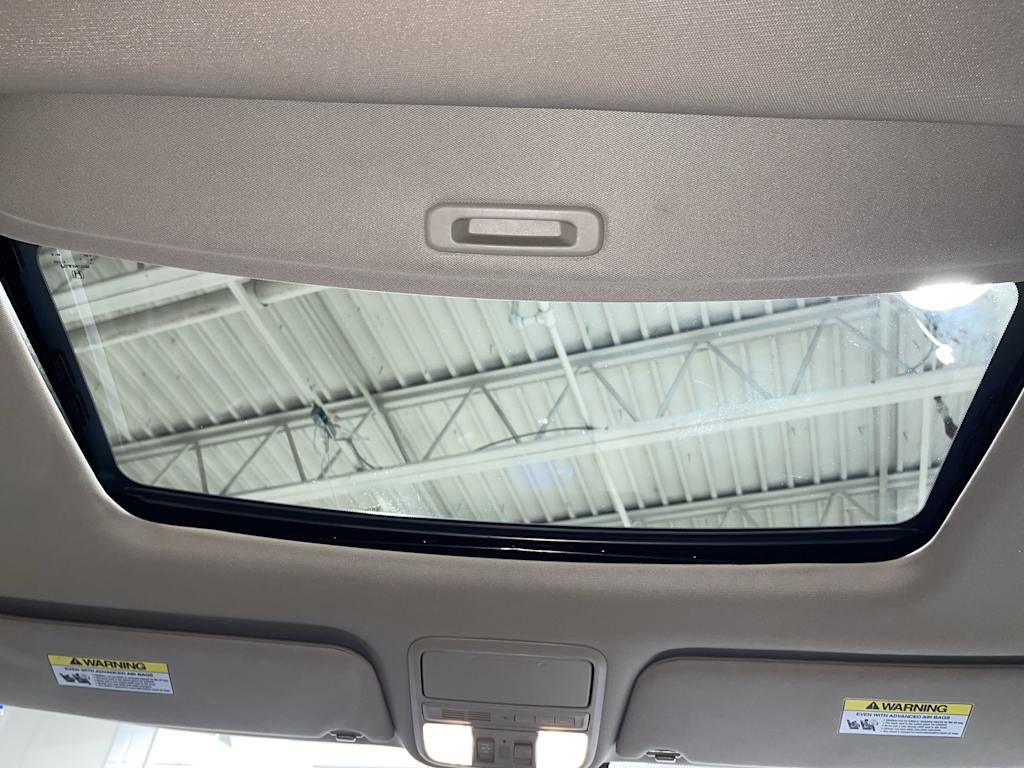Thumbnail: 2015 Honda Odyssey - 25