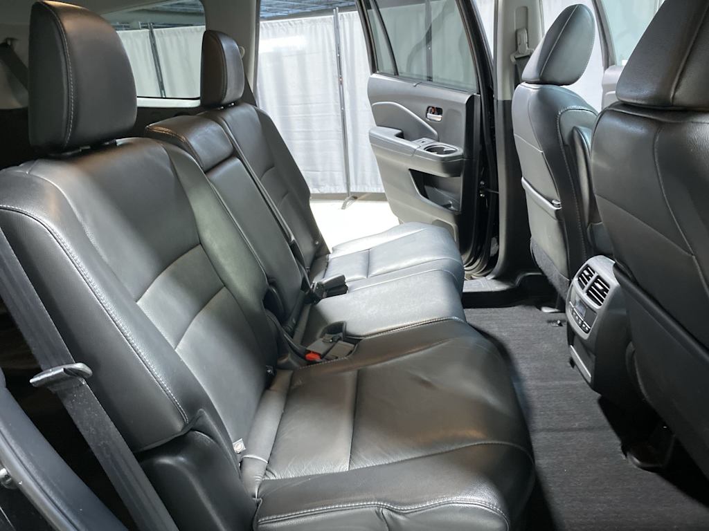 Thumbnail: 2019 Honda Pilot - 19