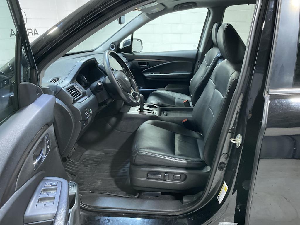 Thumbnail: 2019 Honda Pilot - 11