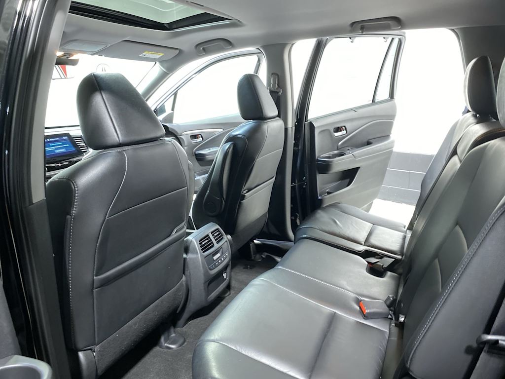Thumbnail: 2019 Honda Pilot - 13