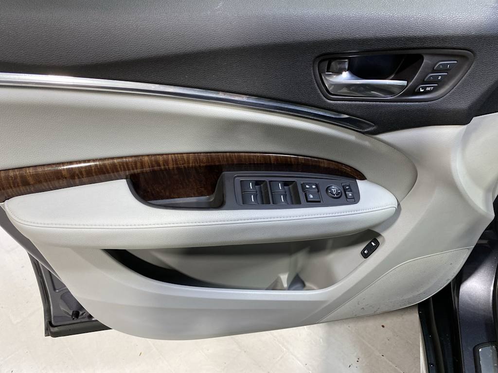 2017 Acura MDX Base 22