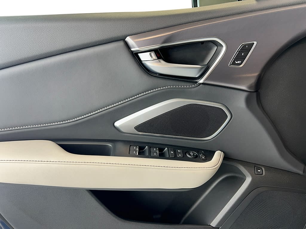 Thumbnail: 2025 Acura RDX - 26