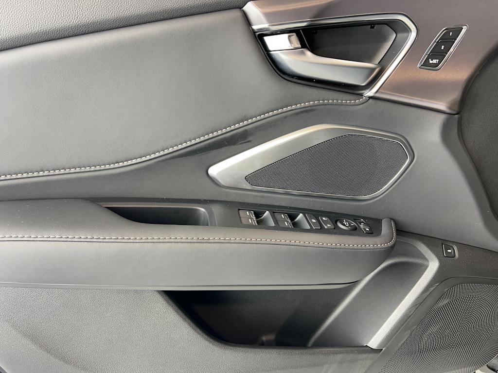 Thumbnail: 2025 Acura RDX - 25