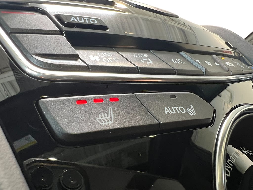 Thumbnail: 2025 Acura RDX - 14