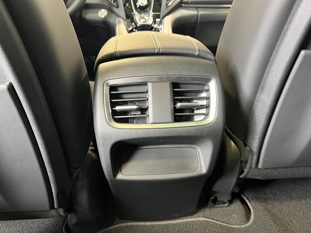 Thumbnail: 2025 Acura RDX - 32