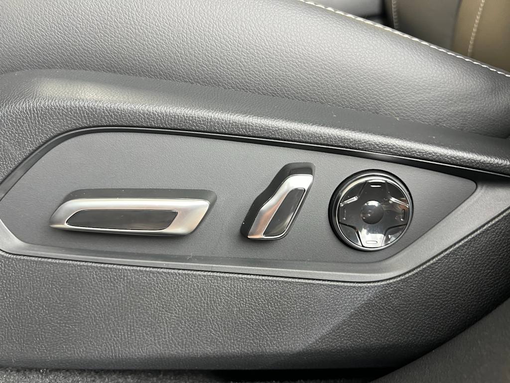 Thumbnail: 2025 Acura RDX - 24