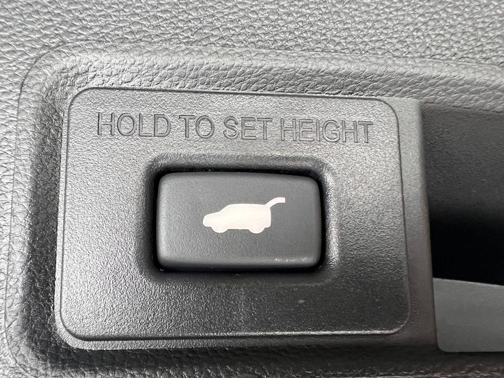 Thumbnail: 2025 Acura RDX - 31