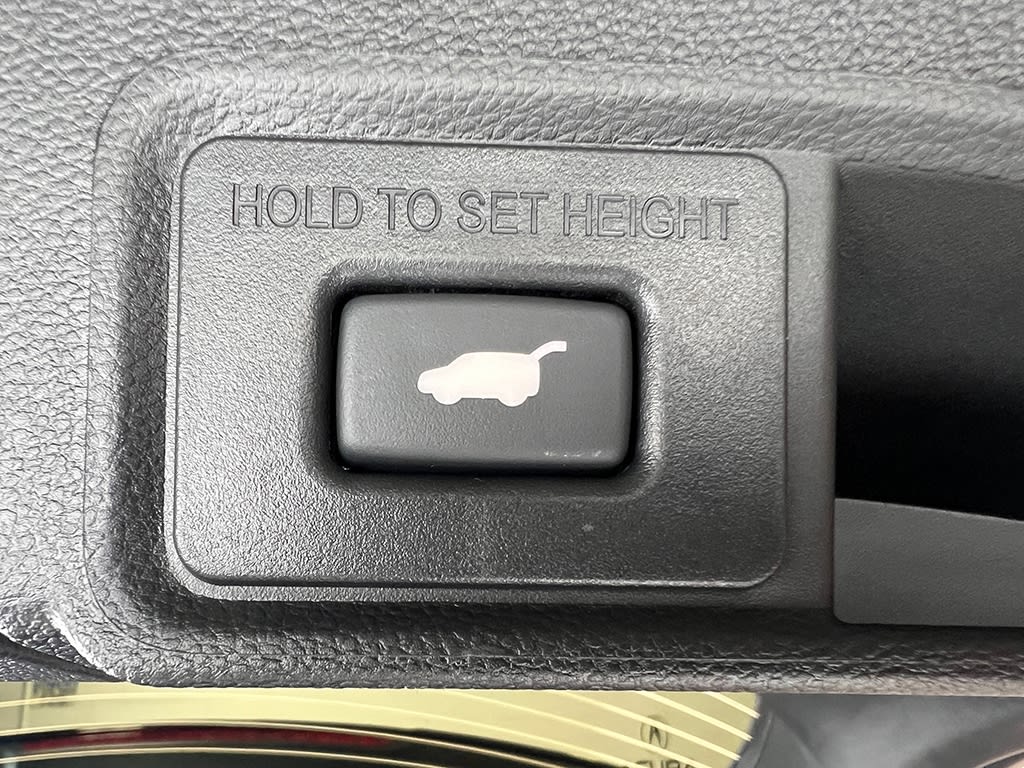 Thumbnail: 2025 Acura RDX - 31