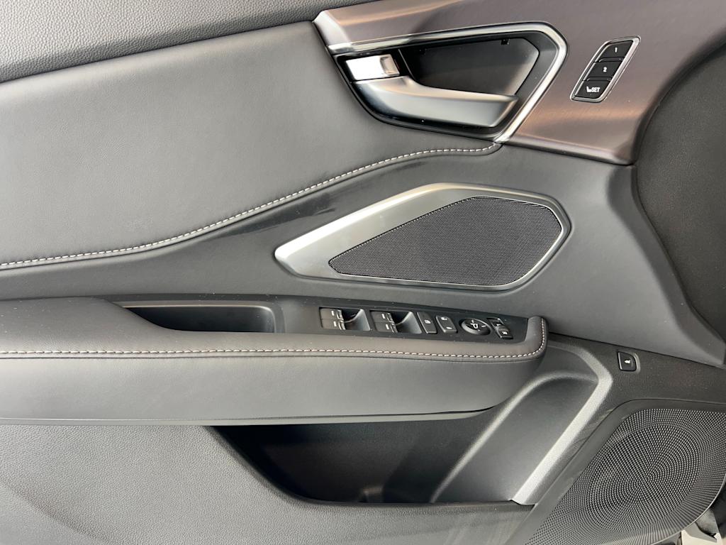 Thumbnail: 2025 Acura RDX - 25