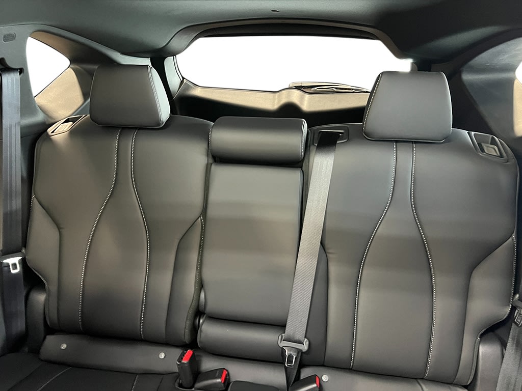 Thumbnail: 2025 Acura RDX - 36