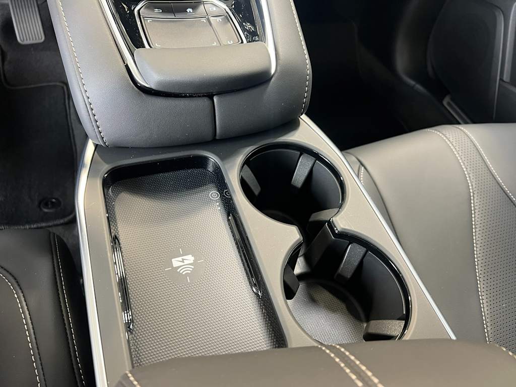 Thumbnail: 2025 Acura RDX - 14