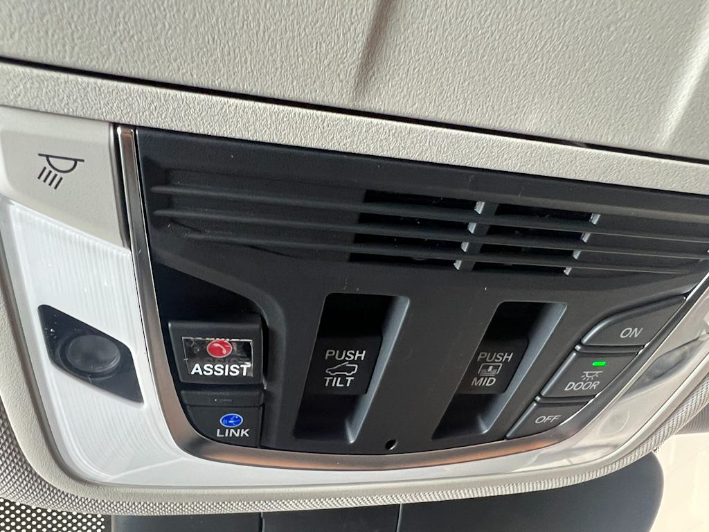 Thumbnail: 2025 Acura RDX - 25