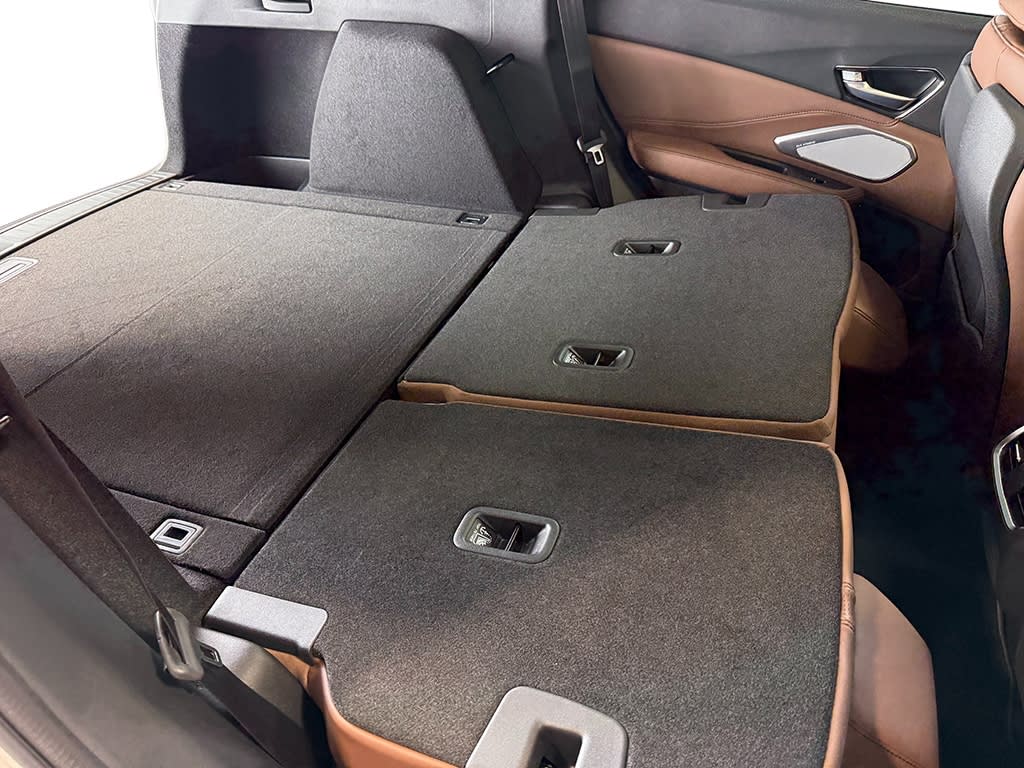 Thumbnail: 2025 Acura RDX - 12