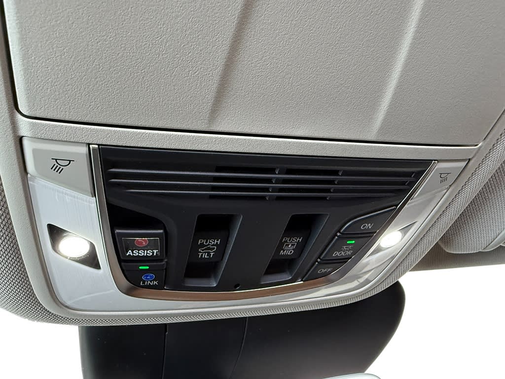 Thumbnail: 2025 Acura RDX - 29