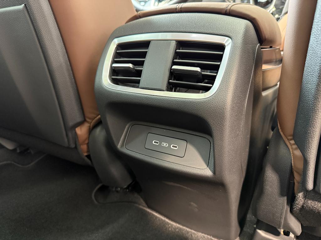 Thumbnail: 2025 Acura RDX - 33