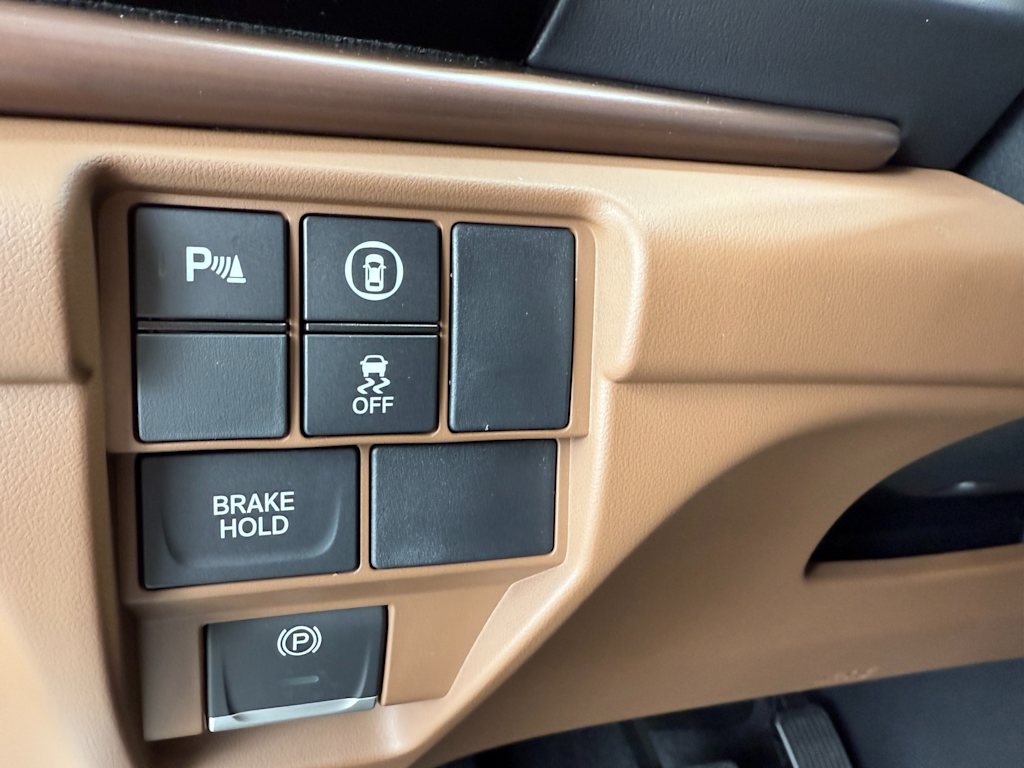 Thumbnail: 2025 Acura RDX - 26