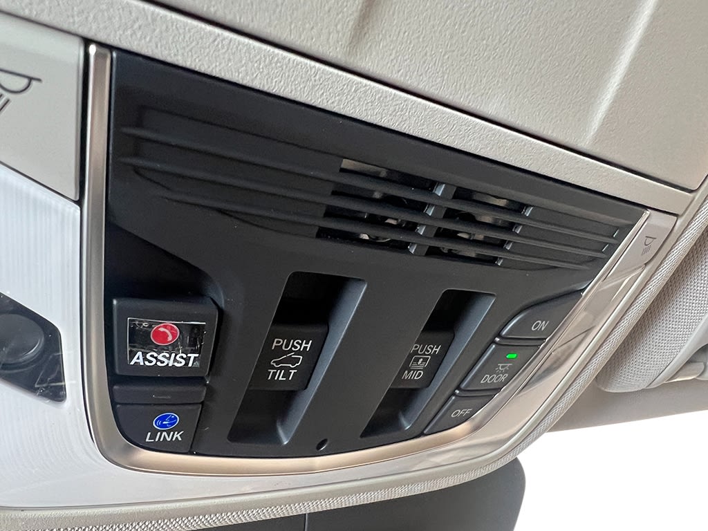 Thumbnail: 2025 Acura RDX - 29