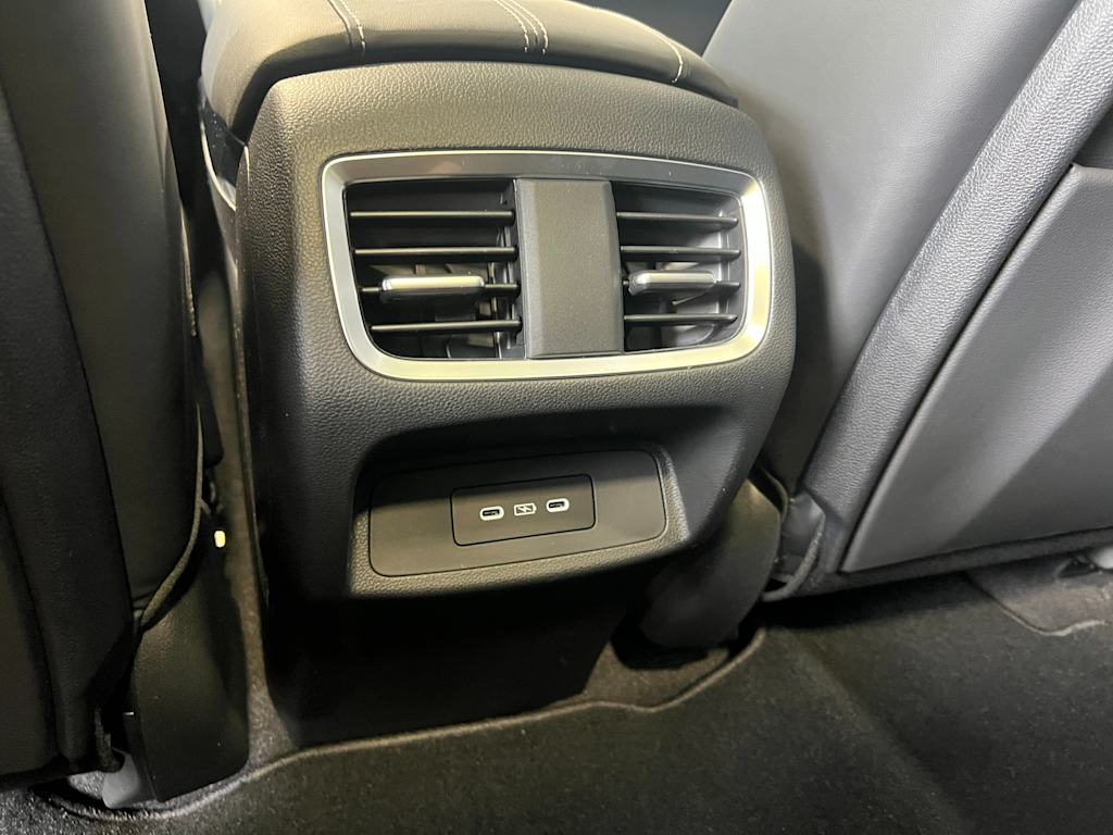 Thumbnail: 2025 Acura RDX - 31