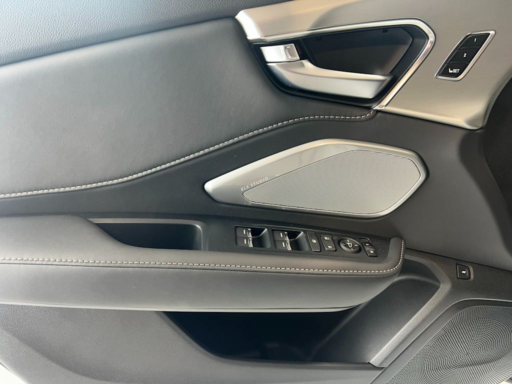 Thumbnail: 2025 Acura RDX - 26