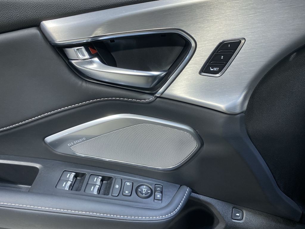 Thumbnail: 2023 Acura RDX - 23