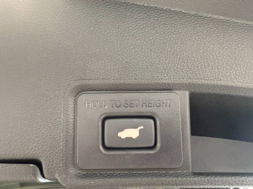 Thumbnail: 2025 Acura RDX - 33