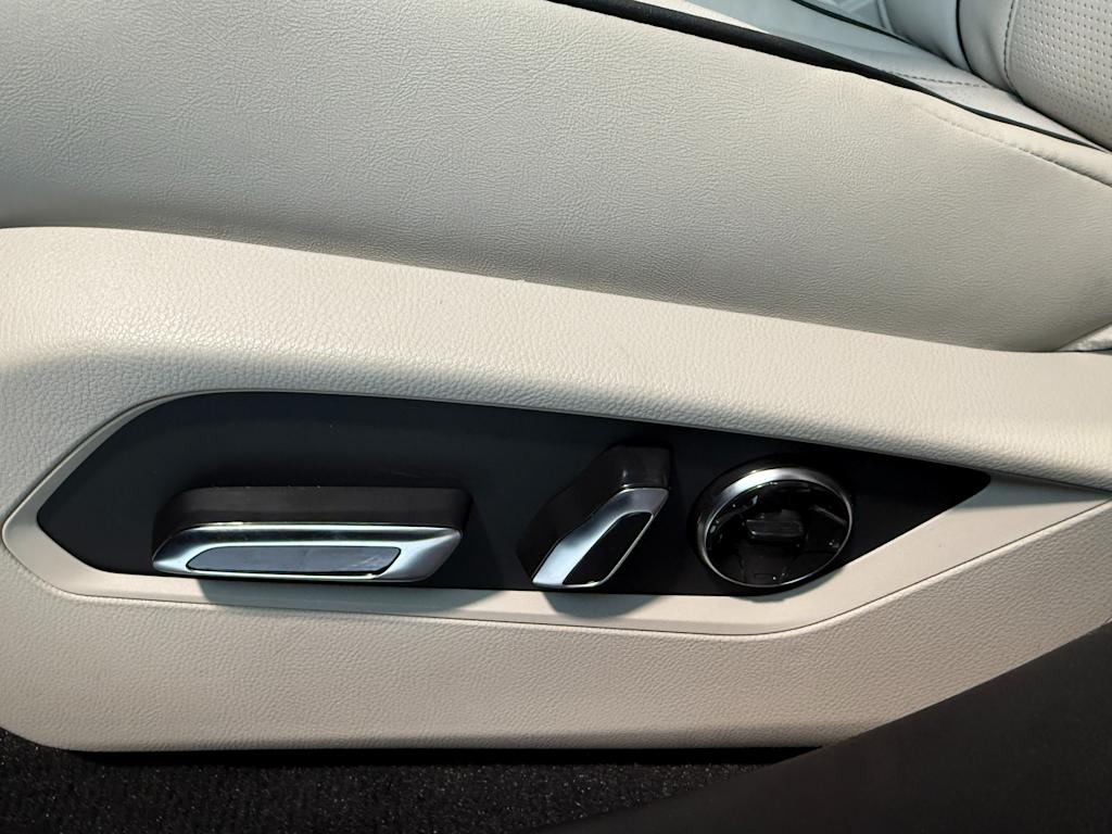 Thumbnail: 2025 Acura RDX - 24