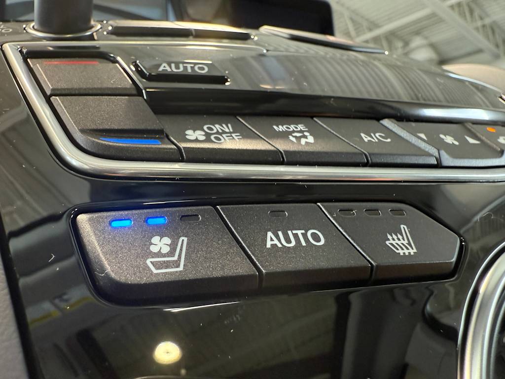 Thumbnail: 2025 Acura RDX - 25