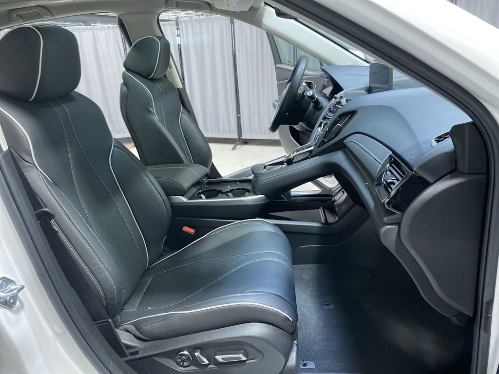 Thumbnail: 2025 Acura RDX - 20