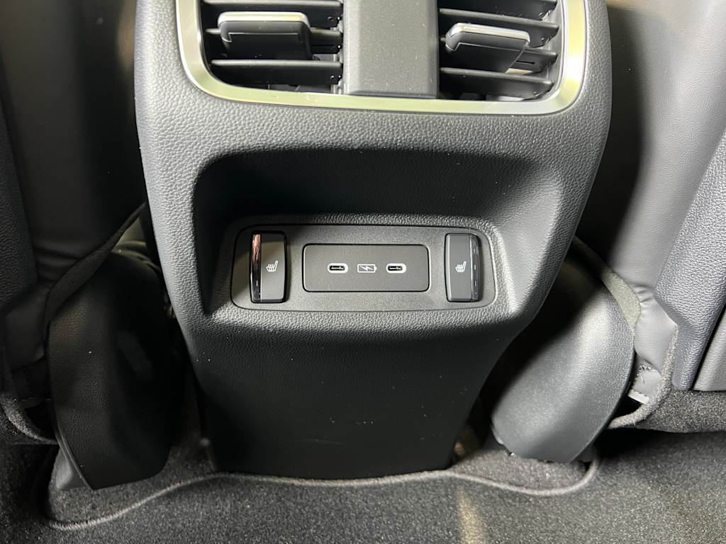 Thumbnail: 2025 Acura RDX - 32