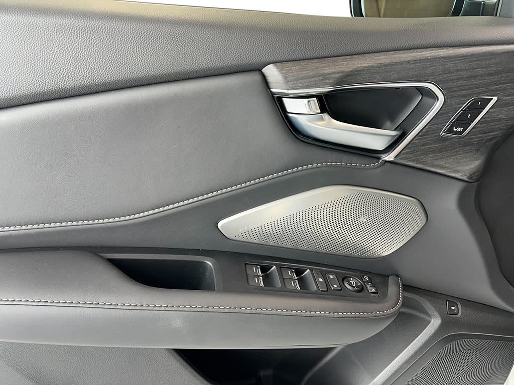 Thumbnail: 2025 Acura RDX - 27