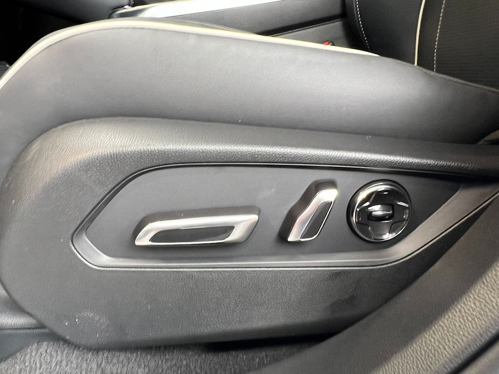 Thumbnail: 2025 Acura RDX - 25