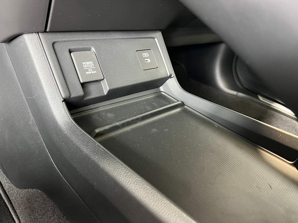 Thumbnail: 2025 Acura RDX - 30