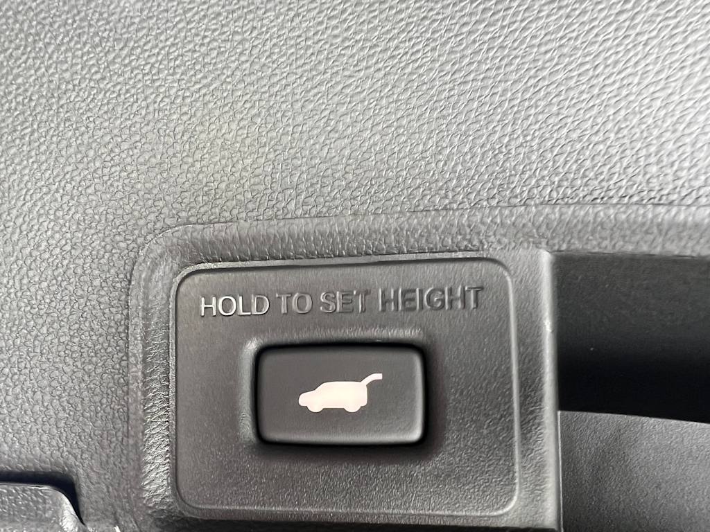 Thumbnail: 2025 Acura RDX - 33