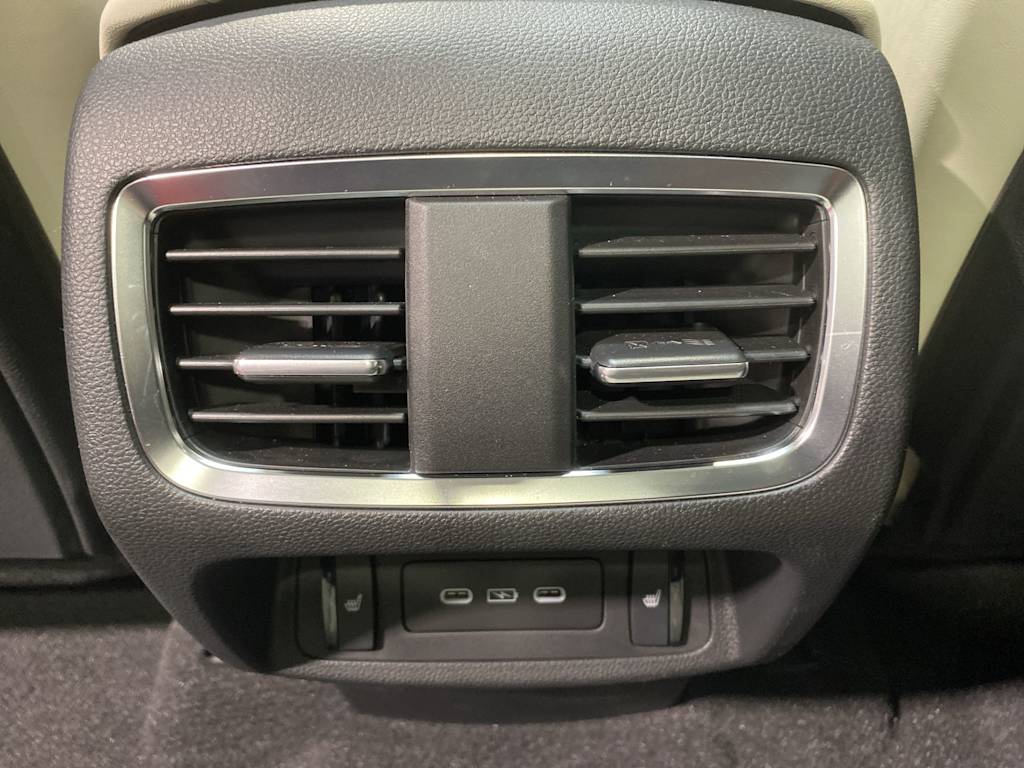 Thumbnail: 2025 Acura RDX - 25