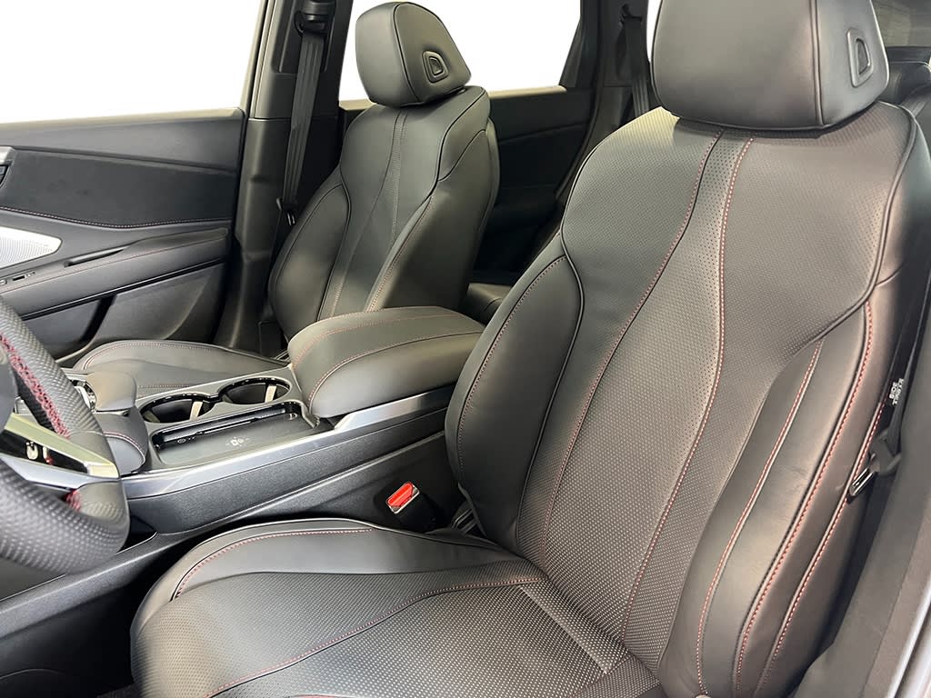 Thumbnail: 2025 Acura RDX - 10