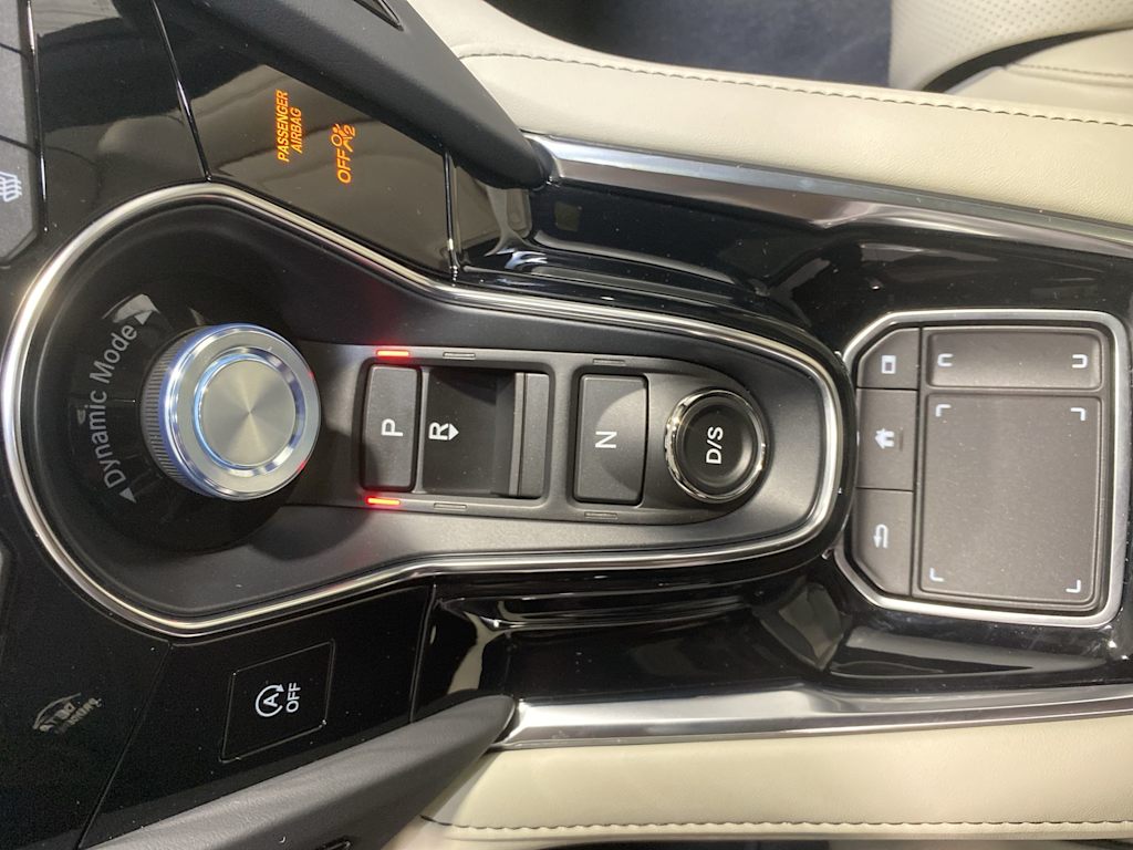 Thumbnail: 2025 Acura RDX - 15