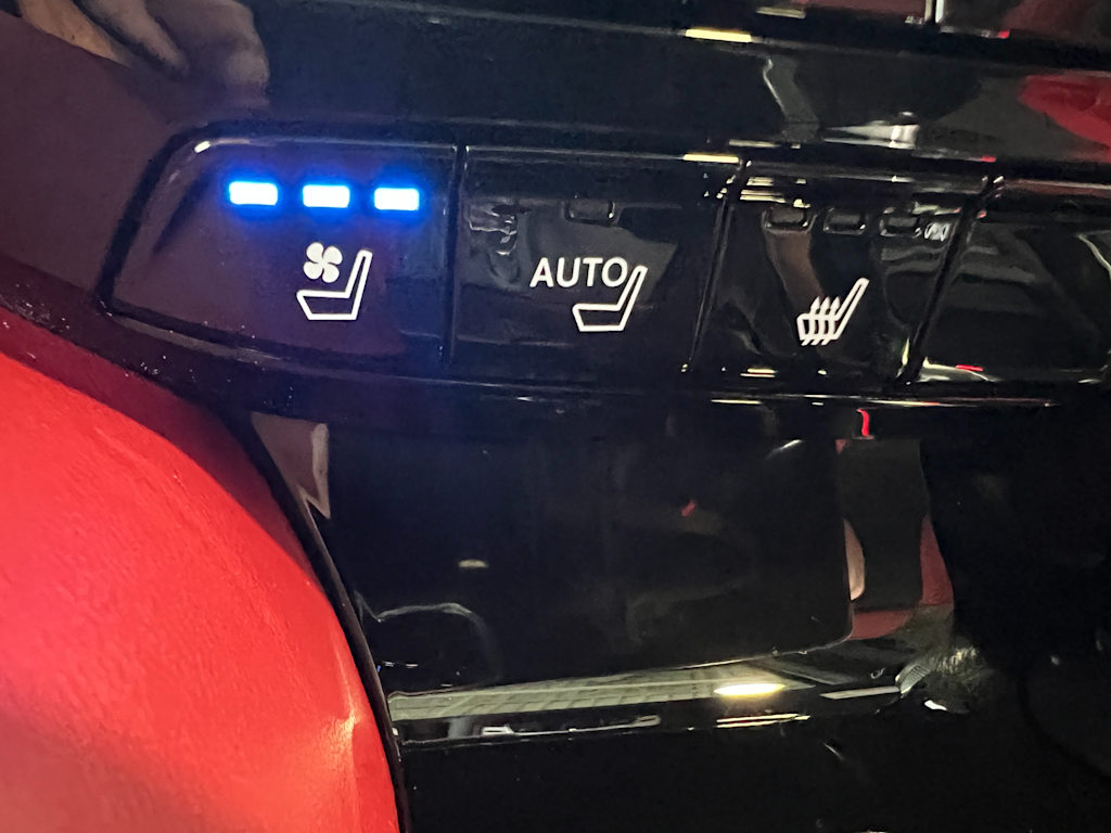 2025 Acura MDX Base 26