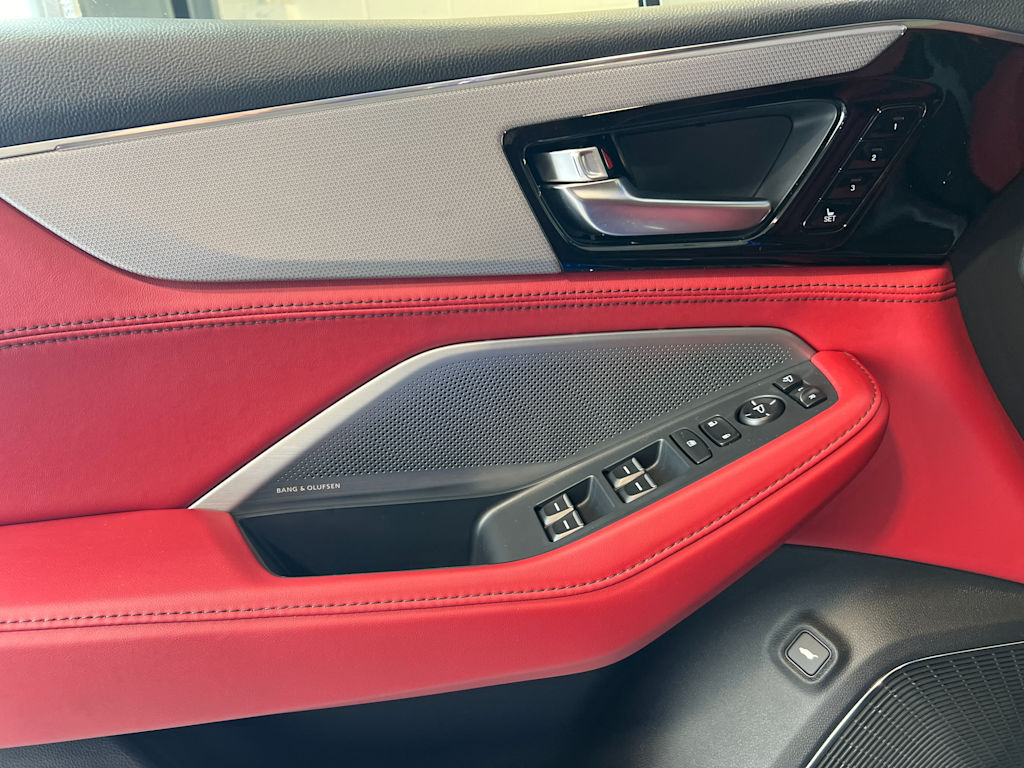 2025 Acura MDX Base 28