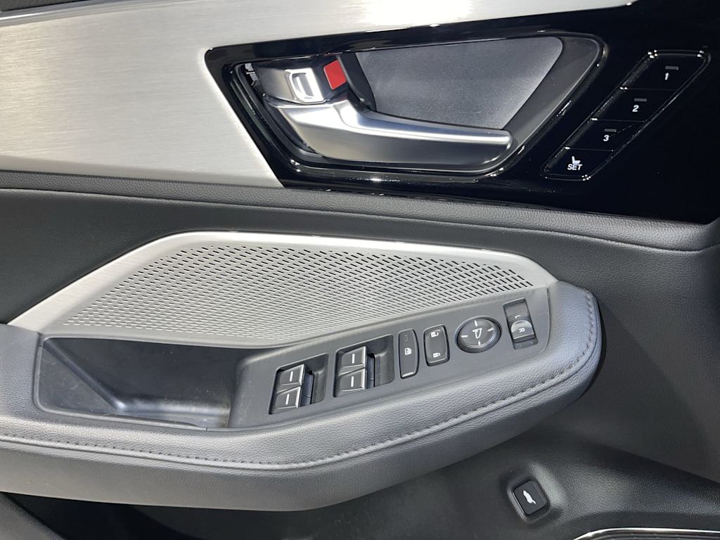 Thumbnail: 2025 Acura MDX - 23