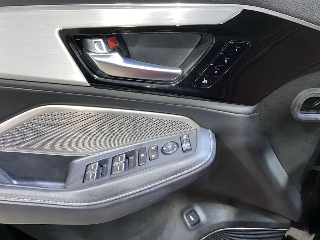 Thumbnail: 2023 Acura MDX - 23