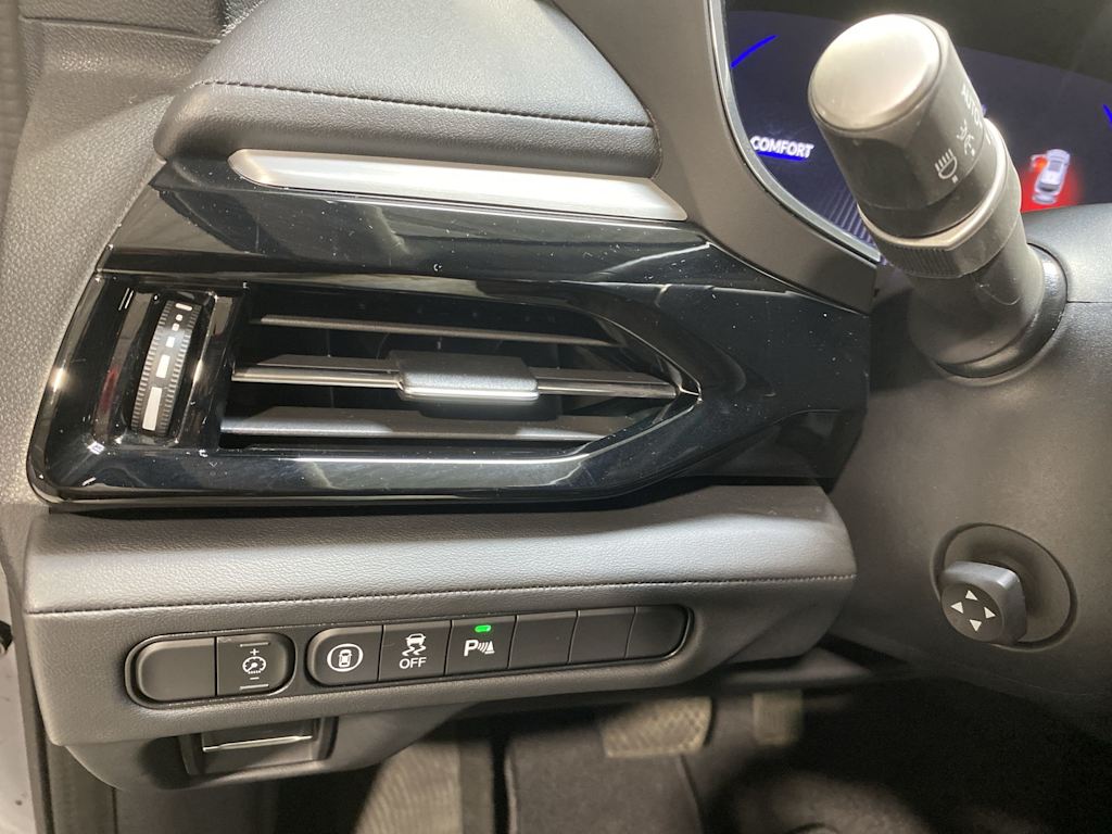 Thumbnail: 2023 Acura MDX - 24